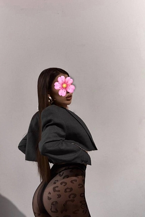 Девушка массажистка Доминика, салон Spa