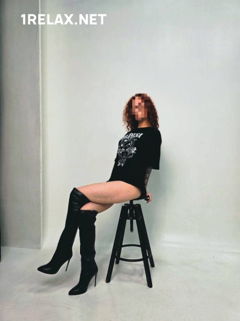 Девушка массажистка Наташа, салон Медуза фото №1