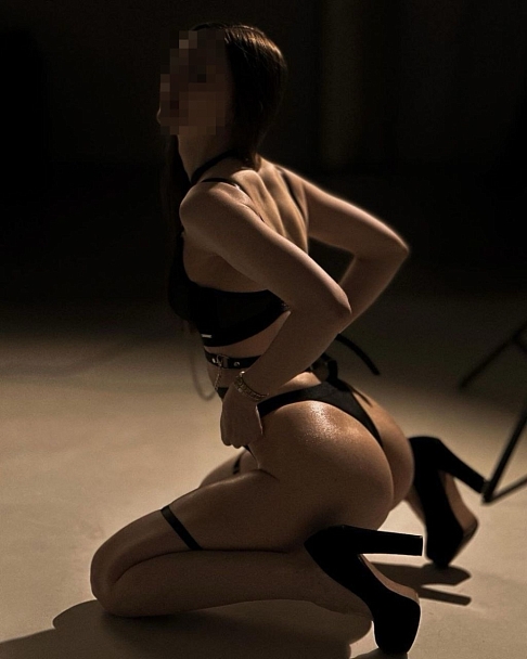 Ішімдік ішкен әйелді сиқытып, видеоға түсіреді