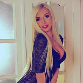 Девушка массажистка Марина, салон Байкал Спа